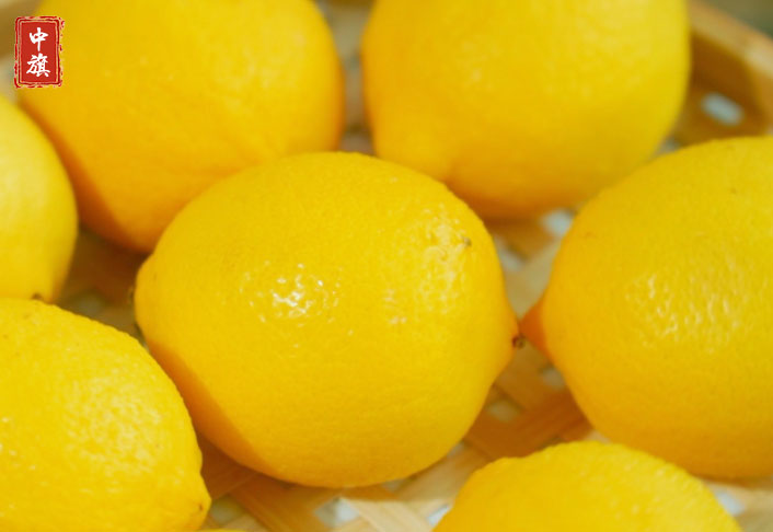 挑選的優(yōu)質檸檬榨出來的汁才好喝