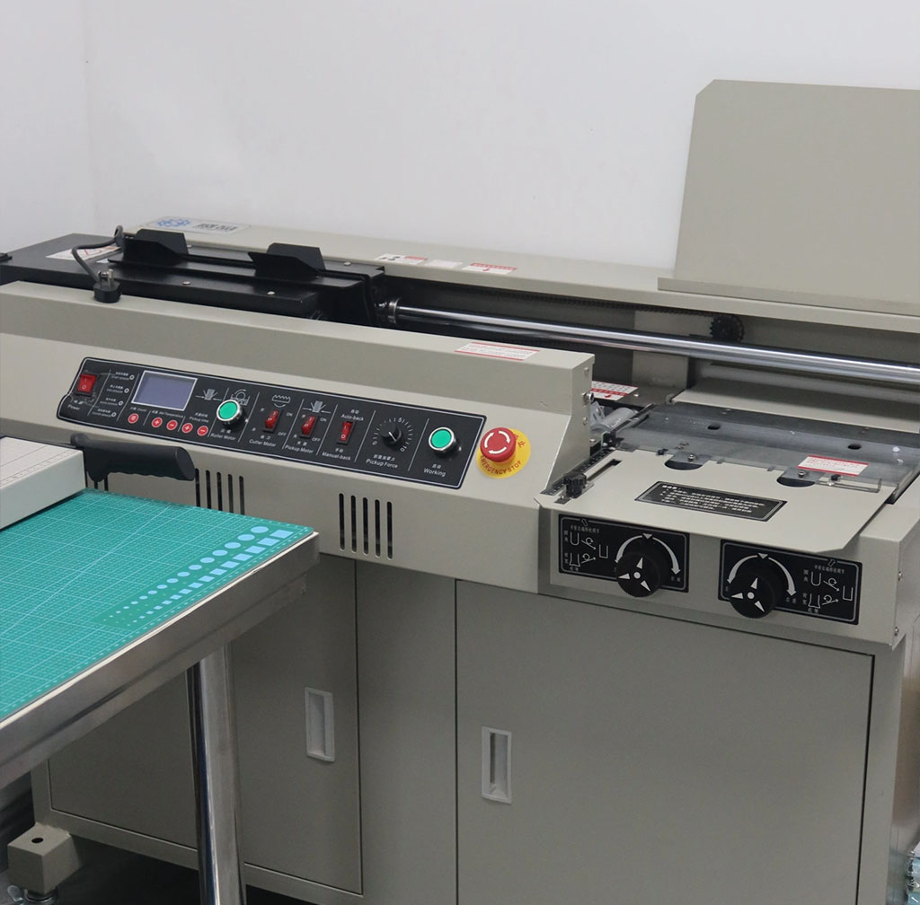 這個機器是昨天下午剛到的