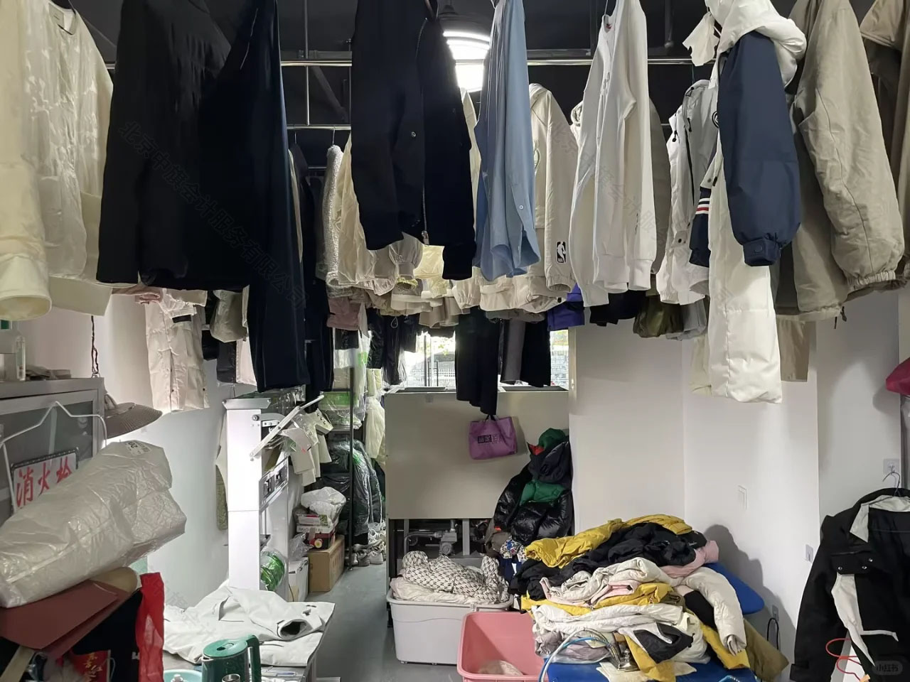 已經(jīng)洗干凈了，現(xiàn)在是掛起來了一部分