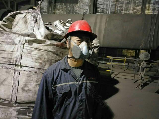粉塵車間一定要佩戴防護(hù)口罩.jpg