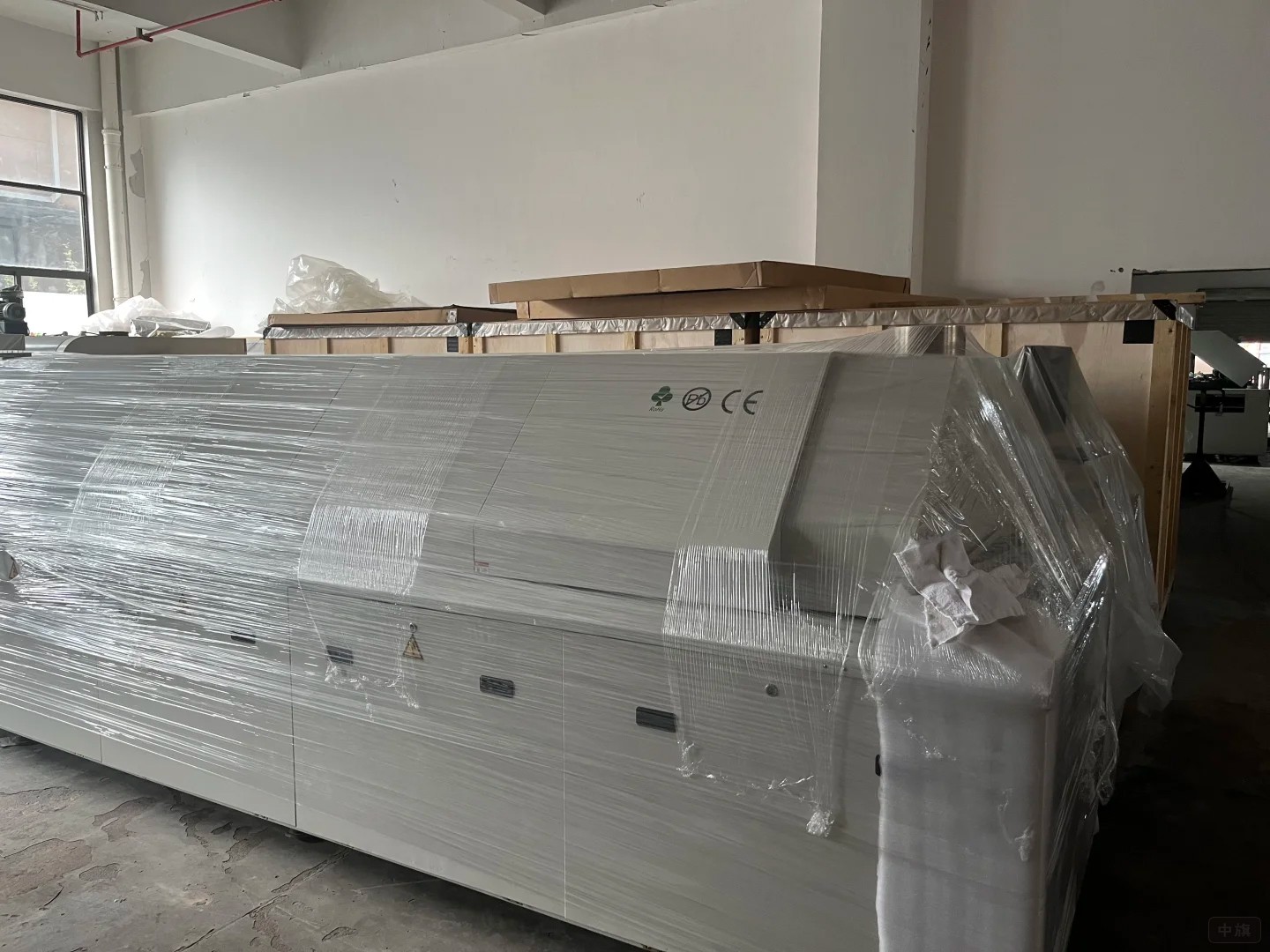 商貿(mào)公司的庫房內(nèi)堆積著商品