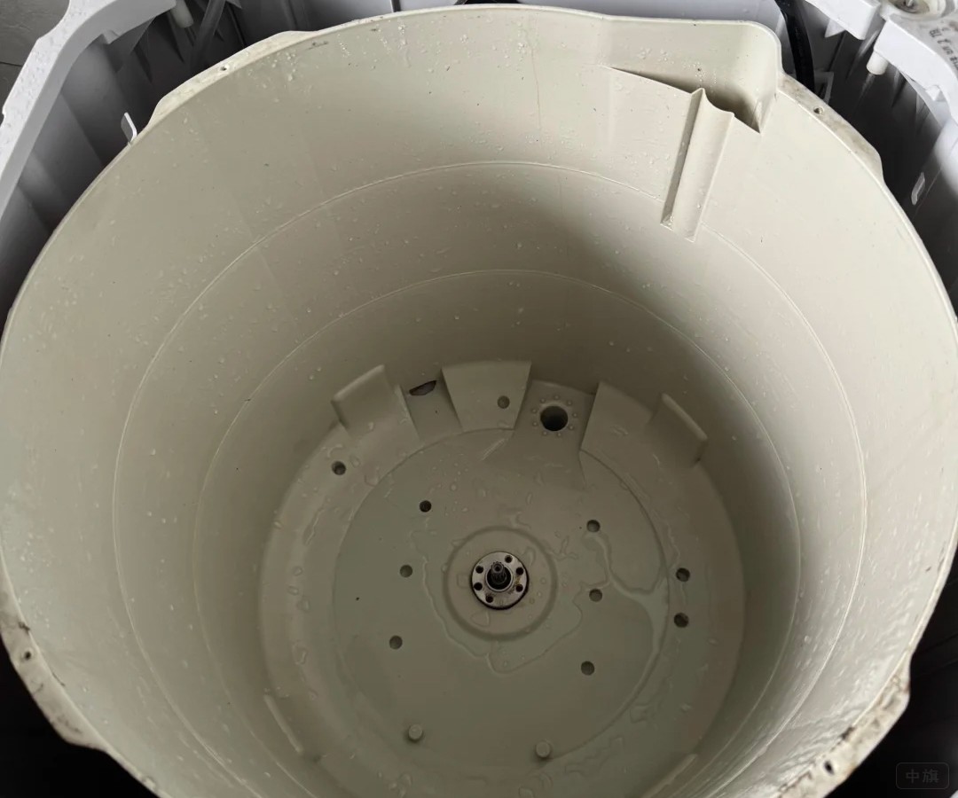 專業(yè)的清洗師傅干的就是干凈，這是清洗完之后的滾筒