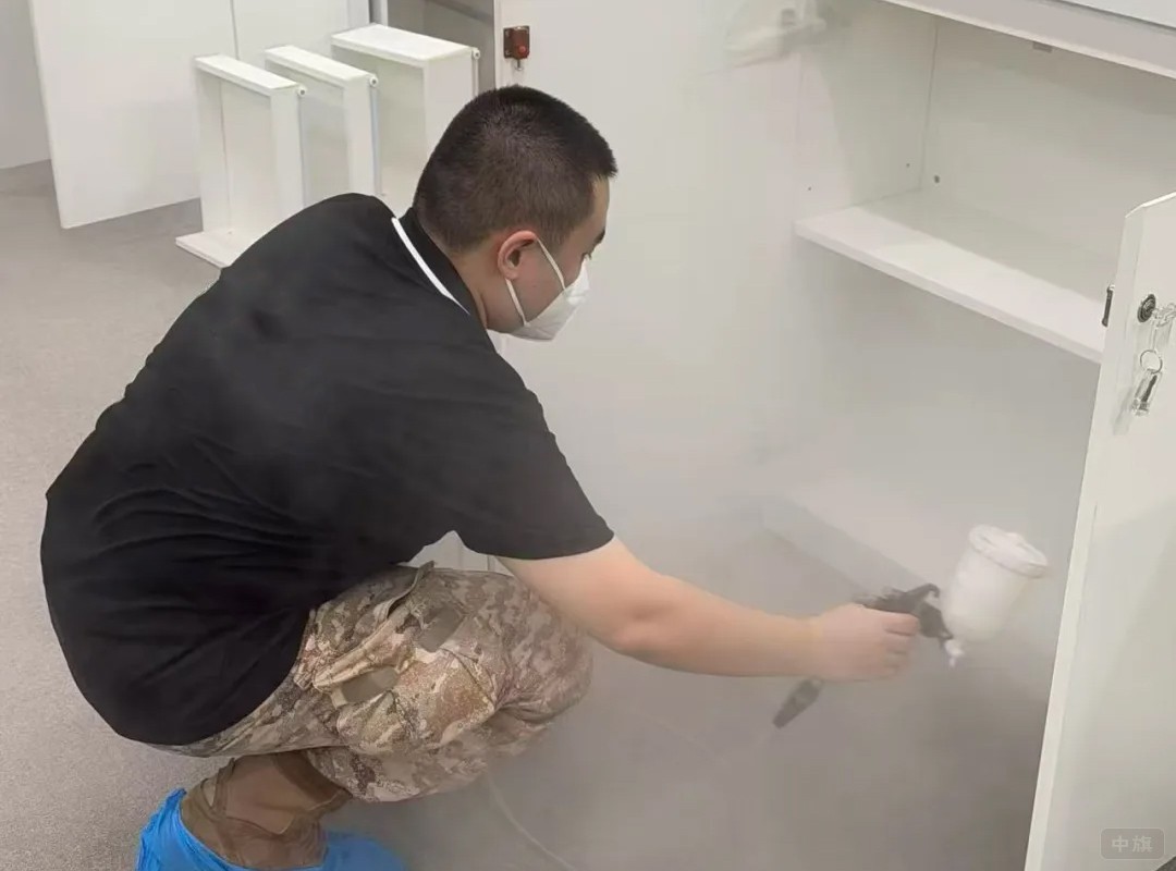 正在做消殺的小師傅