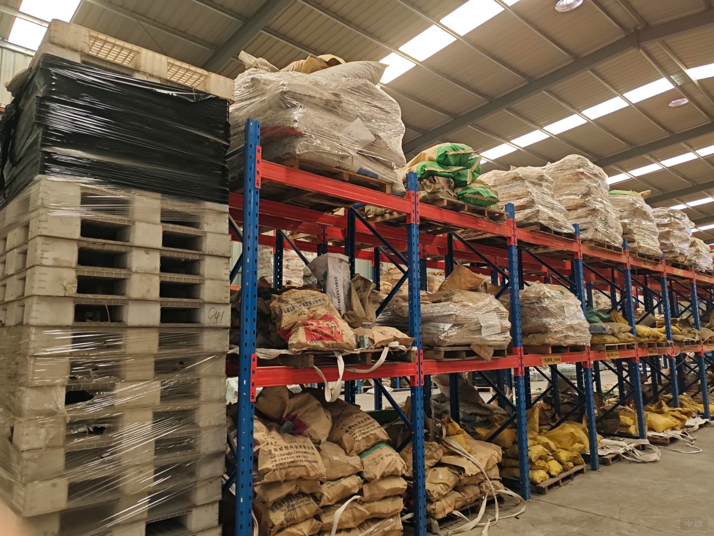 農(nóng)村合作社庫房內(nèi)現(xiàn)場