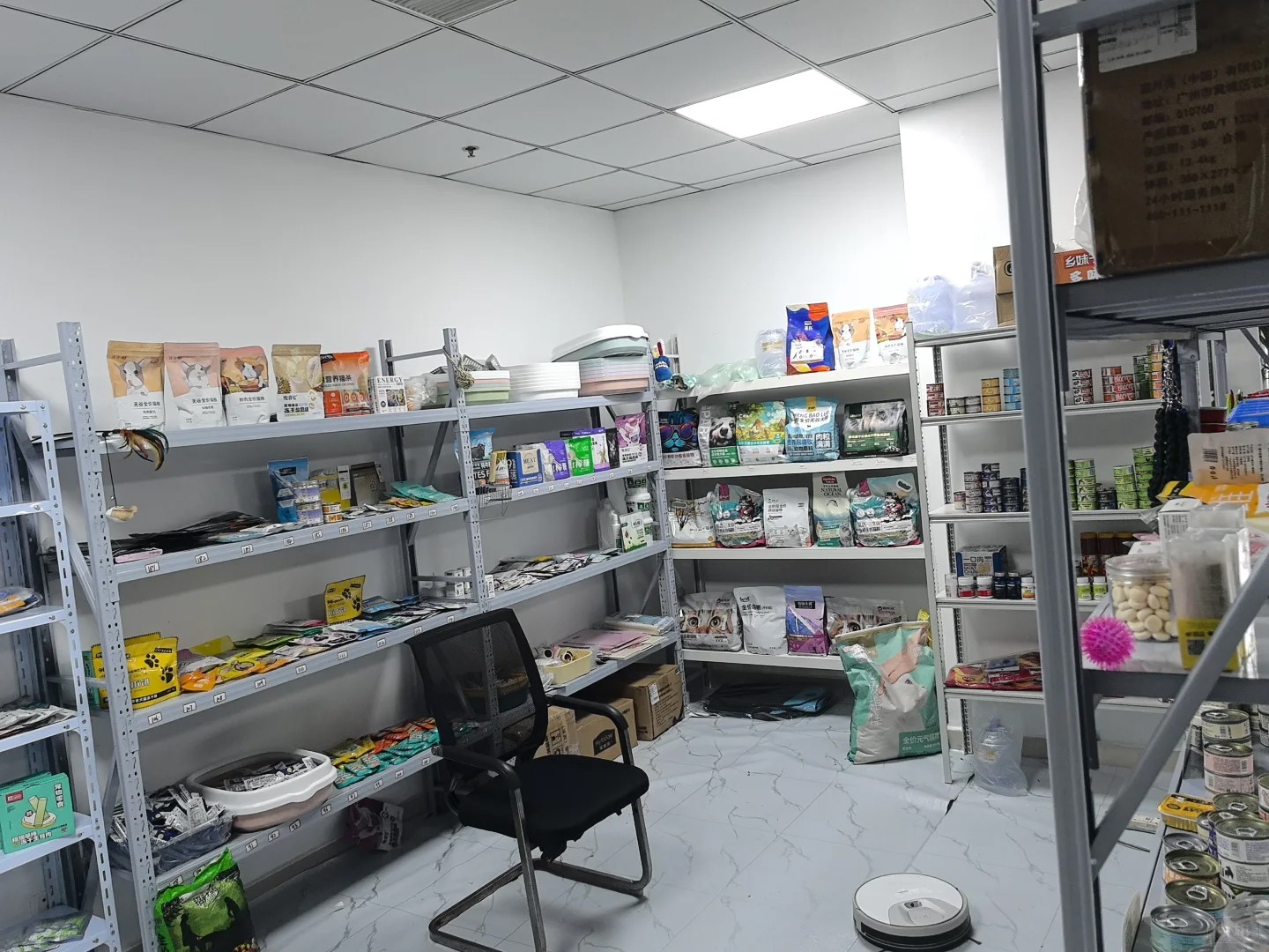 寵物店的基本裝修有點簡陋