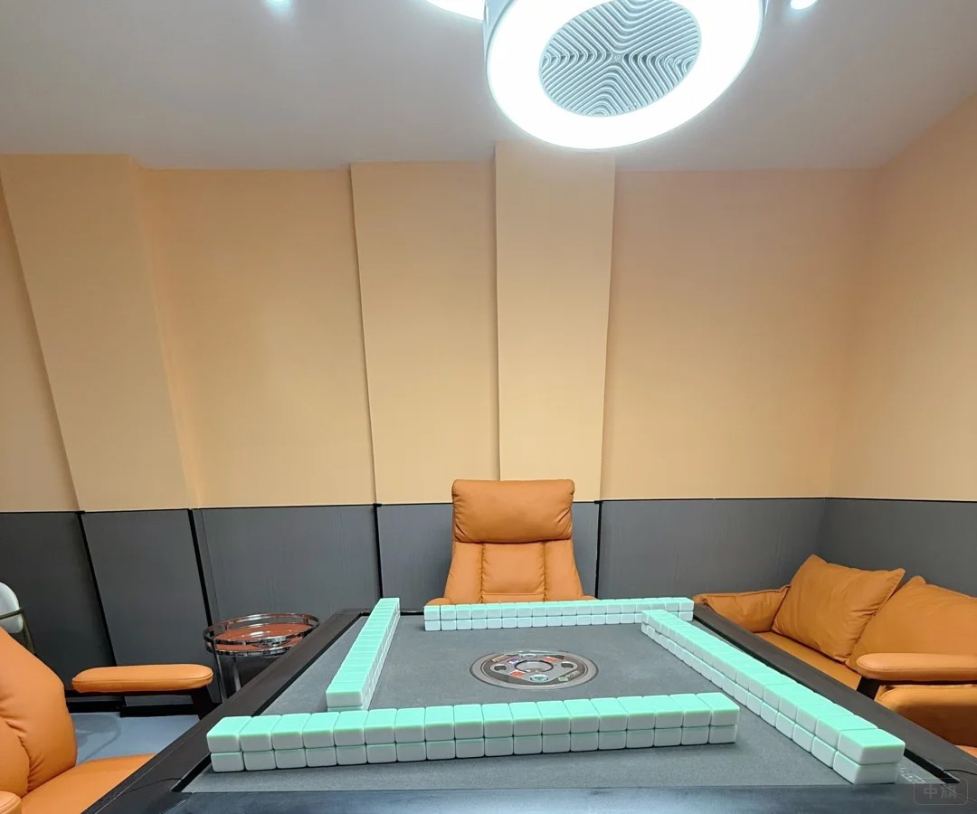 棋牌室室內(nèi)坐這拍了一張真舒服