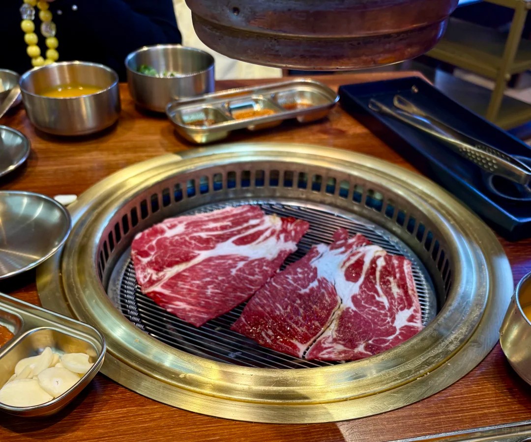 昨天去她家吃了一頓烤肉，非常好吃